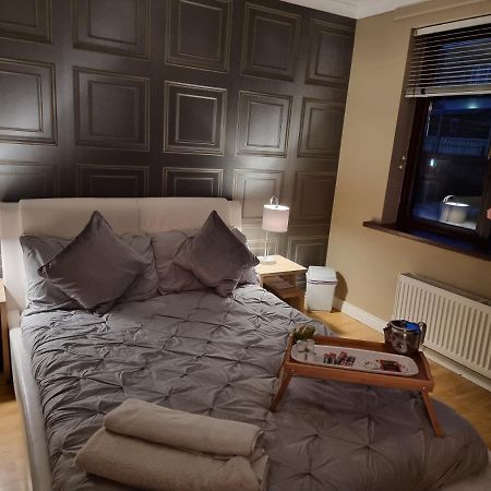 Private Room City Skyline And Mountain Views Close Too Belfast Centre And Airports Free Parking Exterior photo