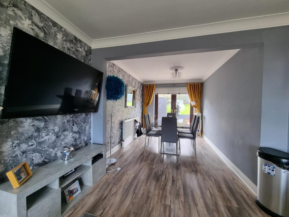 Private Room City Skyline And Mountain Views Close Too Belfast Centre And Airports Free Parking Exterior photo